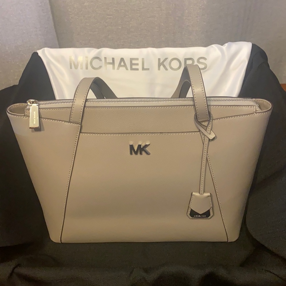 Michael Kors Maddie Tote